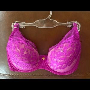 Natori Flora size 30DD in Fuscia